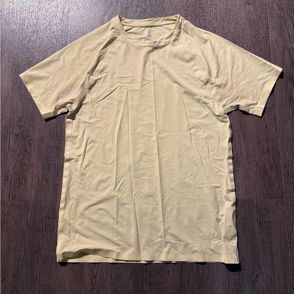 ALO Yoga Men's Yellow Workout T Shirt